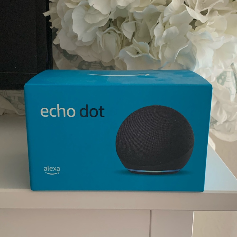 NIB Amazon Alexa Echo Dot 4th Generation